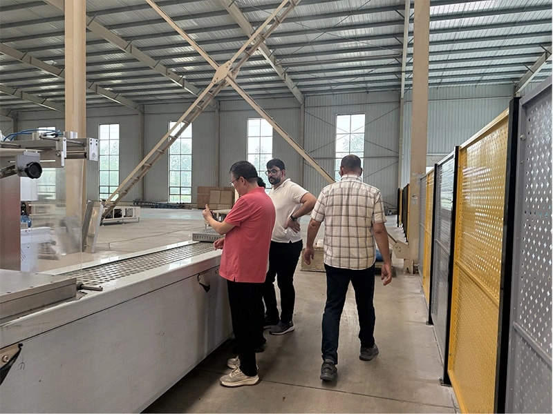 Un cliente extranjero de Marruecos visit&oacute; nuestra empresa para realizar una inspecci&oacute;n in situ de nuestro equipo de envasado al vac&iacute;o de alimentos. 