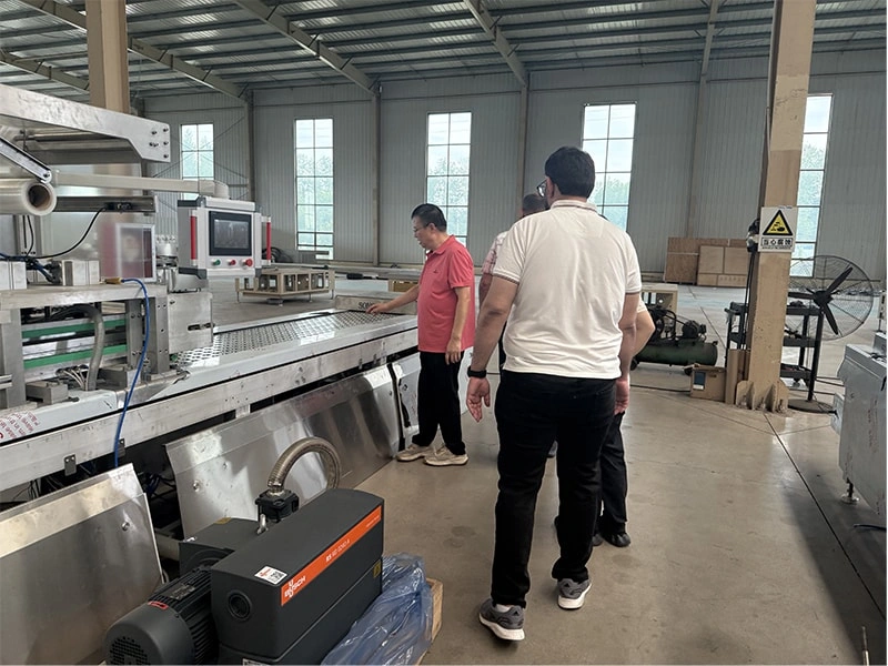 Un cliente extranjero de Marruecos visit&oacute; nuestra empresa para realizar una inspecci&oacute;n in situ de nuestro equipo de envasado al vac&iacute;o de alimentos. 